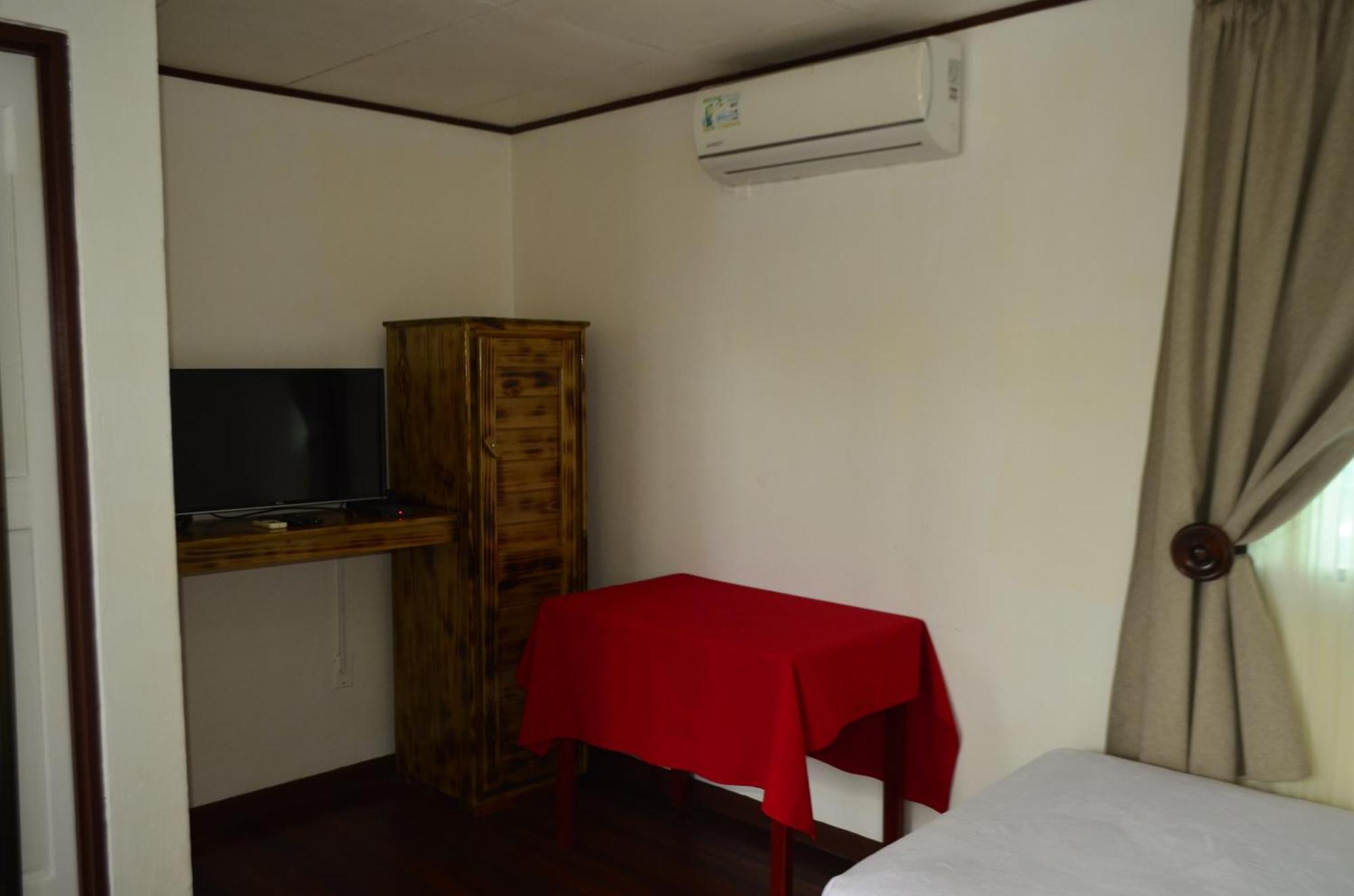 Hotel Sierpe River- Oleaje Sereno ภายนอก รูปภาพ